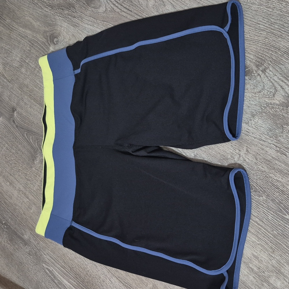 Nwot livi lane Bryant athletic biker shorts 18/20 black blue yellow